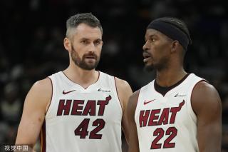 当时她面对 当时她面对